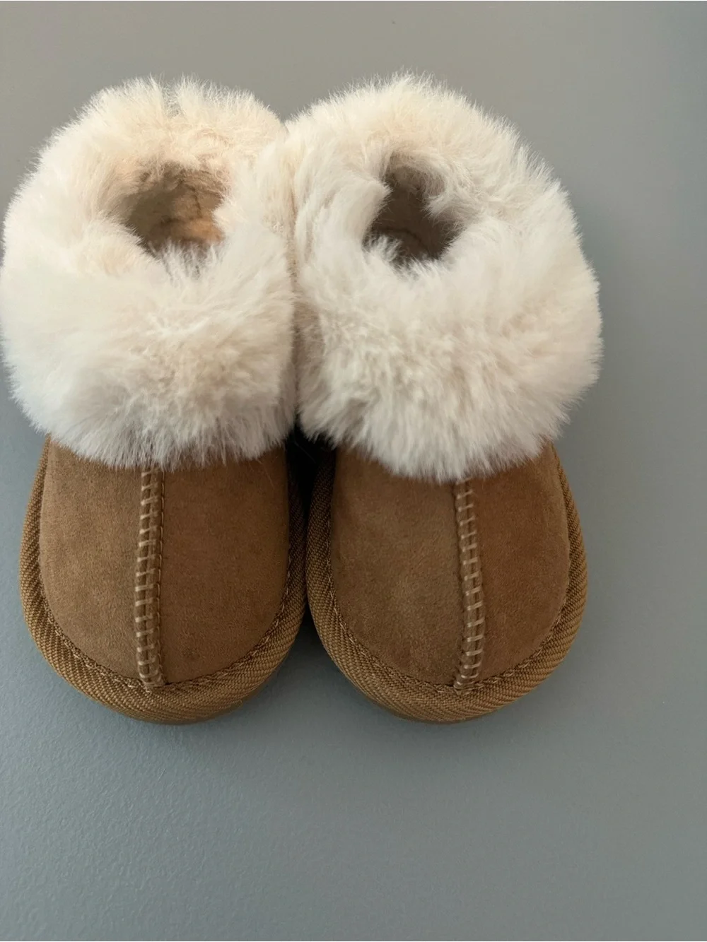 Girls 6C Cozy Shearling-Lined Slipper Boots - Camel with Cream Fur